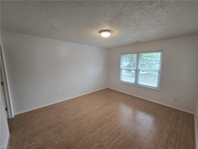 12759 Saint James Pl Apt G, Newport News, VA 23602