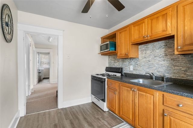 425 Braddock Rd, Forest Hills Boro, PA 15221