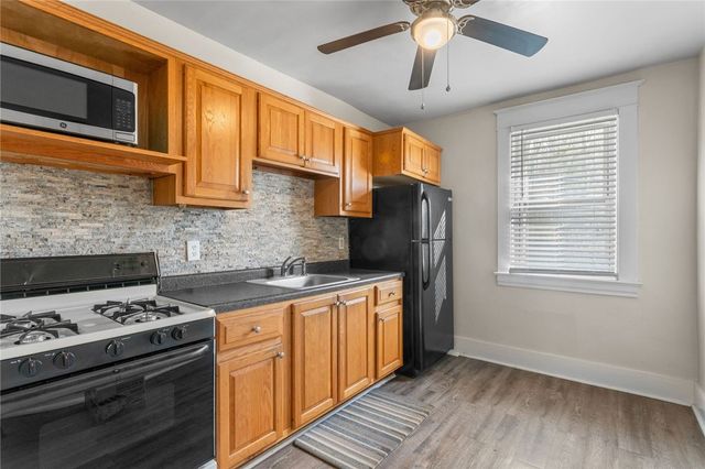 425 Braddock Rd, Forest Hills Boro, PA 15221