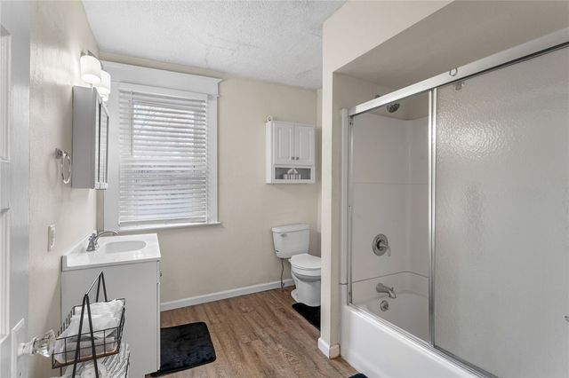 425 Braddock Rd, Forest Hills Boro, PA 15221