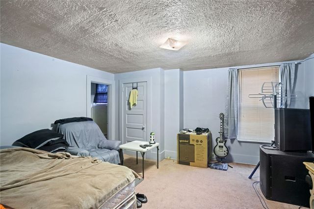 425 Braddock Rd, Forest Hills Boro, PA 15221
