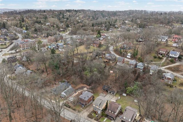 425 Braddock Rd, Forest Hills Boro, PA 15221
