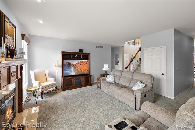 1014 Chelsea Boulevard, Oxford Charter Township, MI 48371