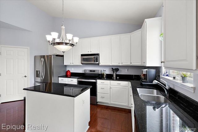 1014 Chelsea Boulevard, Oxford Charter Township, MI 48371