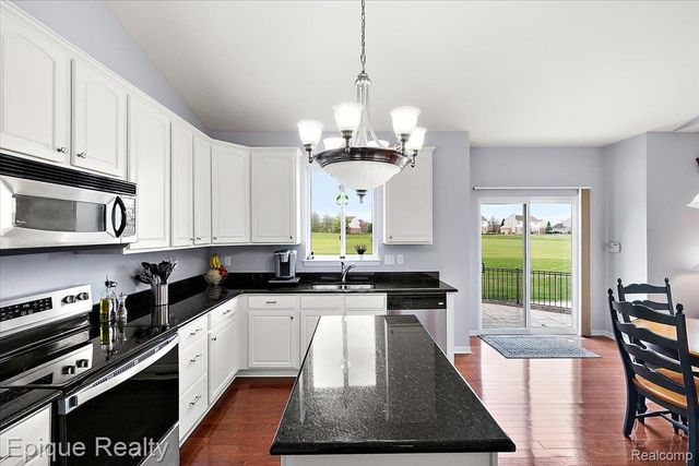 1014 Chelsea Boulevard, Oxford Charter Township, MI 48371