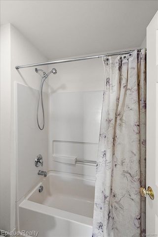 1014 Chelsea Boulevard, Oxford Charter Township, MI 48371