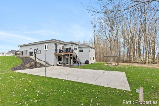 1835 Gloryfield Drive, Byron Center, MI 49315