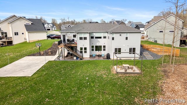 1835 Gloryfield Drive, Byron Center, MI 49315