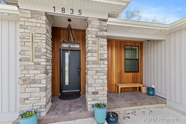 1835 Gloryfield Drive, Byron Center, MI 49315
