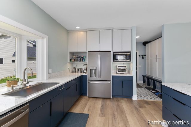 1835 Gloryfield Drive, Byron Center, MI 49315