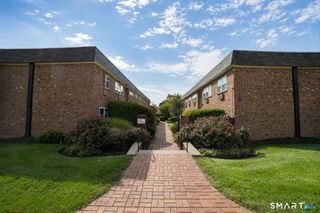 637 Cove Road D5, Stamford, CT 06902