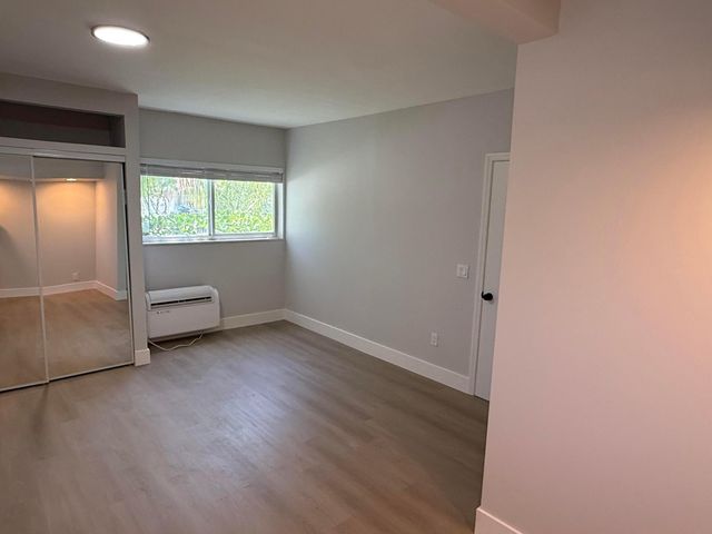 720 NE 7th Street 4, Hallandale Beach, FL 33009