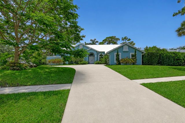 12925 Saint Davids Court, Wellington, FL 33414