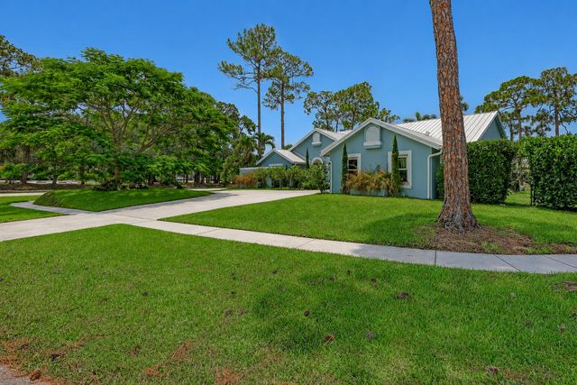 12925 Saint Davids Court, Wellington, FL 33414