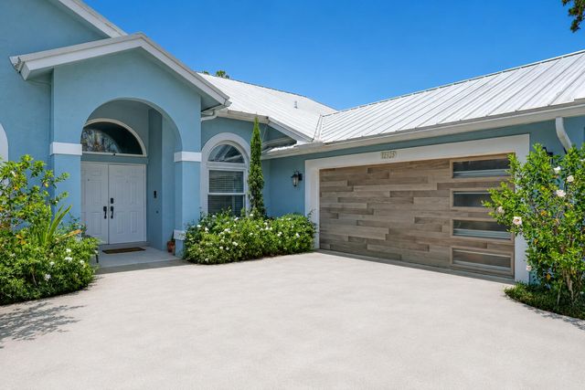 12925 Saint Davids Court, Wellington, FL 33414