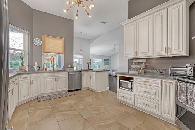 12925 Saint Davids Court, Wellington, FL 33414