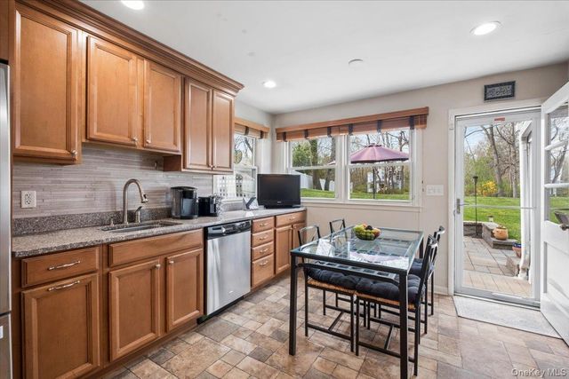 12 Collyer Place, White Plains, NY 10605