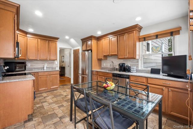 12 Collyer Place, White Plains, NY 10605