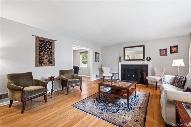 12 Collyer Place, White Plains, NY 10605