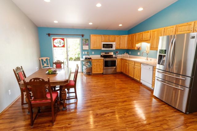 701 S Stevens St, Deer Park, WA 99006