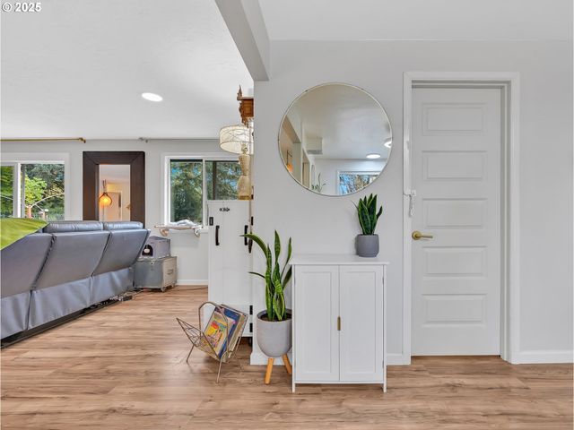 31738 Se HINMAN Ave, Estacada, OR 97023