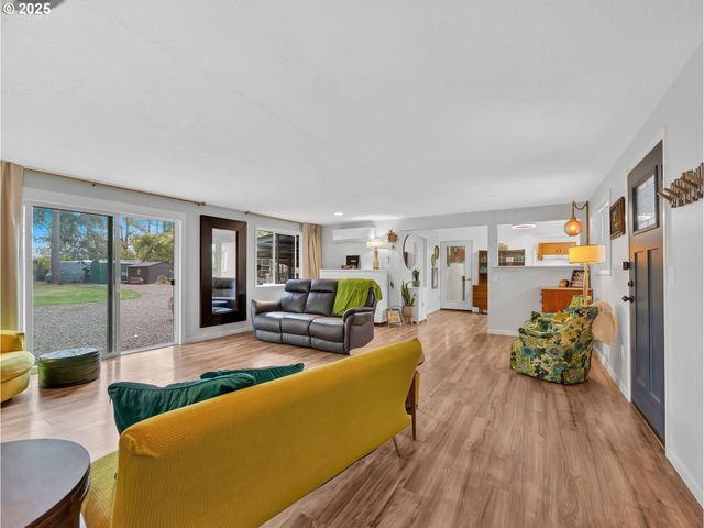 31738 Se HINMAN Ave, Estacada, OR 97023