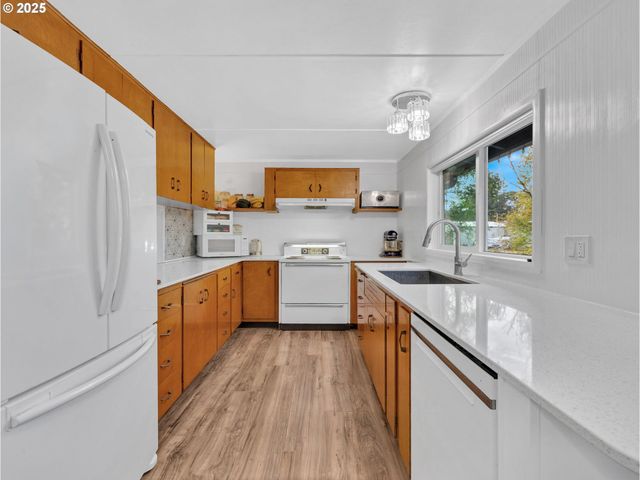 31738 Se HINMAN Ave, Estacada, OR 97023