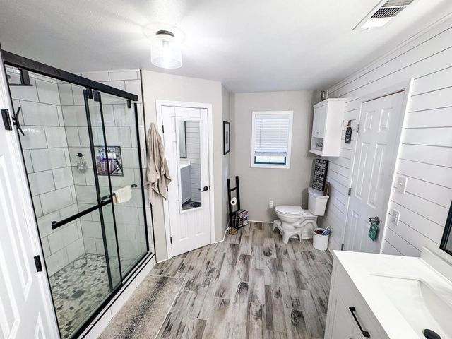 724 W Highway 11, Daingerfield, TX 75638