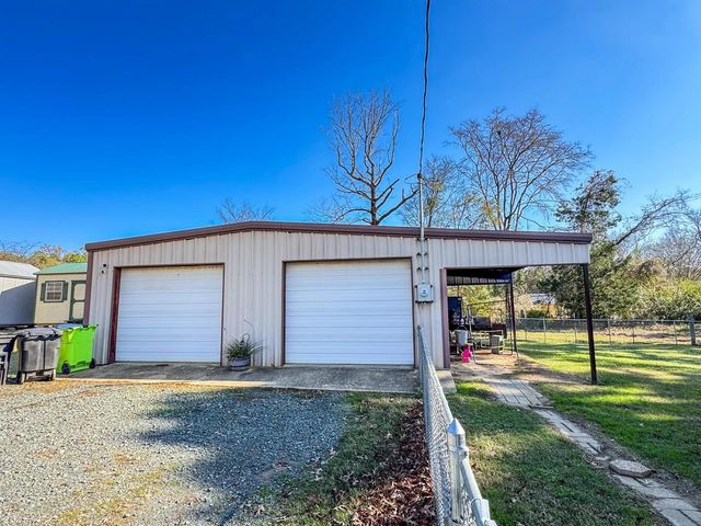 724 W Highway 11, Daingerfield, TX 75638