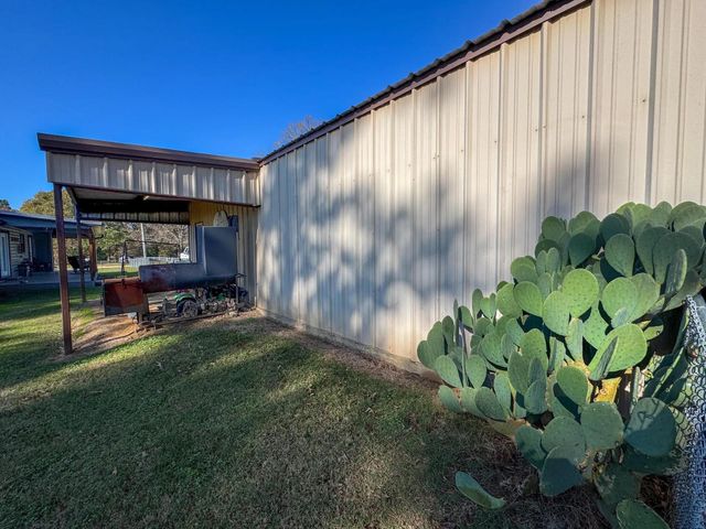 724 W Highway 11, Daingerfield, TX 75638