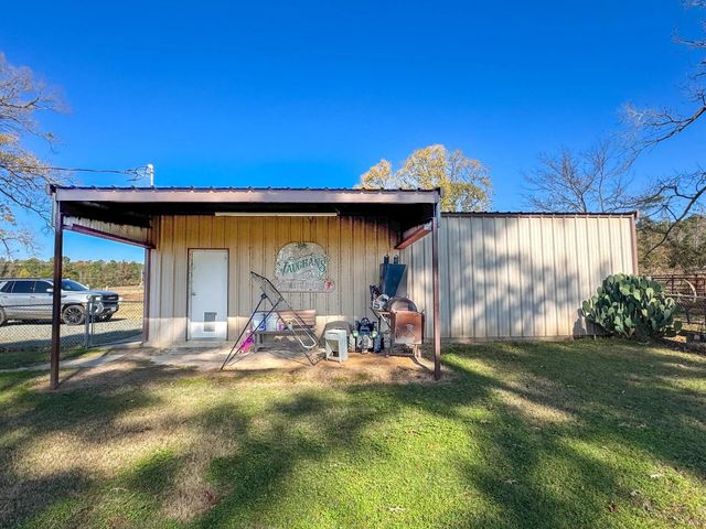 724 W Highway 11, Daingerfield, TX 75638