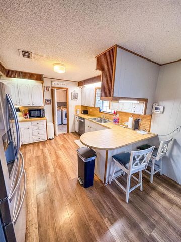 724 W Highway 11, Daingerfield, TX 75638