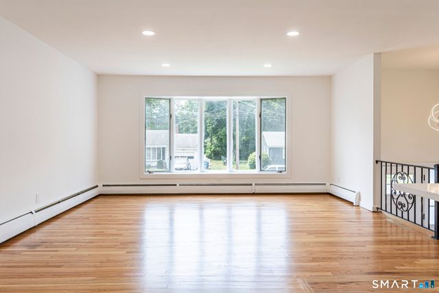 105 Ursini Drive, Hamden, CT 06514