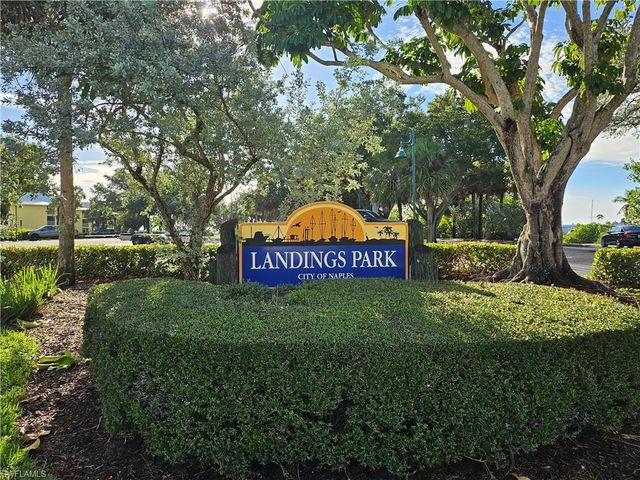 1050 9th ST S 102, Naples, FL 34102
