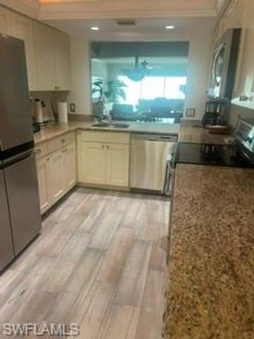 1050 9th ST S 102, Naples, FL 34102