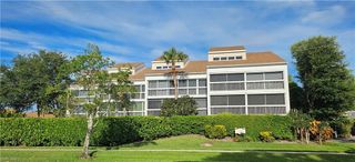 1050 9th ST S 102, Naples, FL 34102