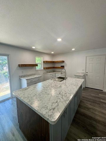 7230 GLEN HVN, San Antonio, TX 78239