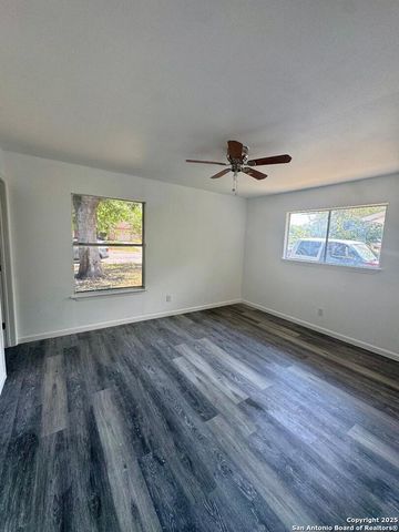 7230 GLEN HVN, San Antonio, TX 78239