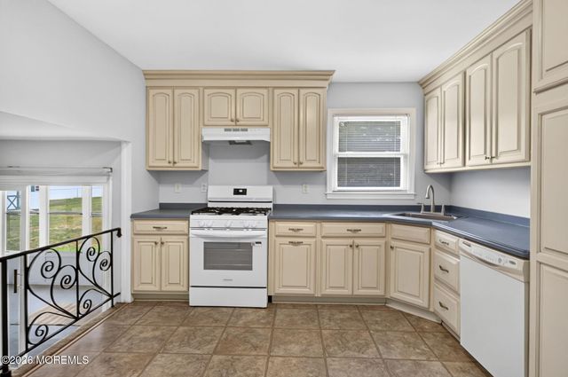 30 Coronet Avenue, Lincroft, NJ 07738