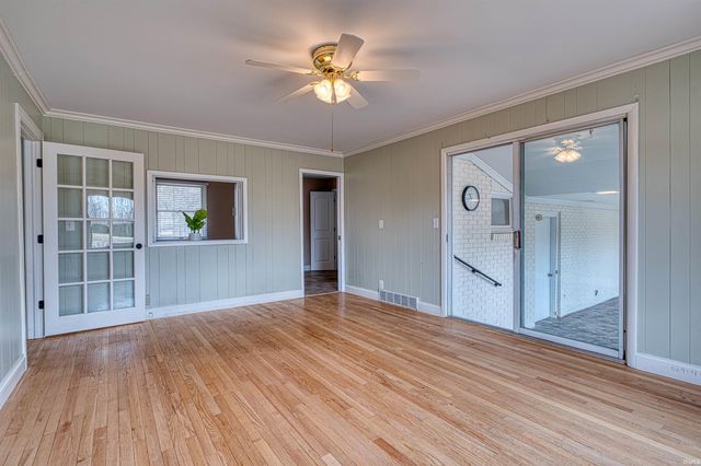 5244 Tarrytown Road, Newburgh, IN 47630