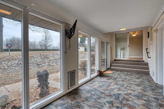 5244 Tarrytown Road, Newburgh, IN 47630