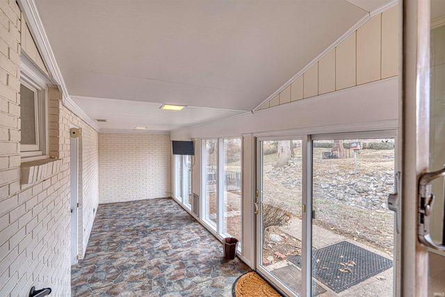 5244 Tarrytown Road, Newburgh, IN 47630