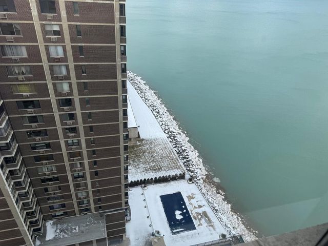 6301 N Sheridan Road 23N, Chicago, IL 60660