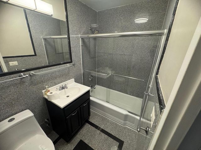 6301 N Sheridan Road 23N, Chicago, IL 60660