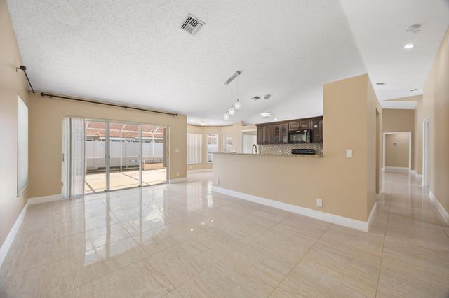 4720 NW 7th Street, Deerfield Beach, FL 33442