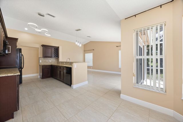 4720 NW 7th Street, Deerfield Beach, FL 33442