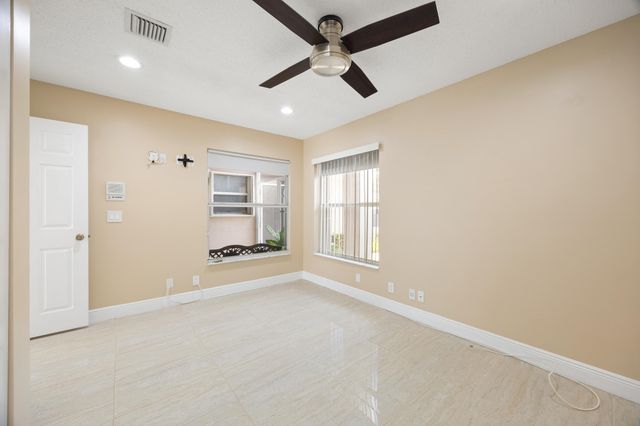 4720 NW 7th Street, Deerfield Beach, FL 33442