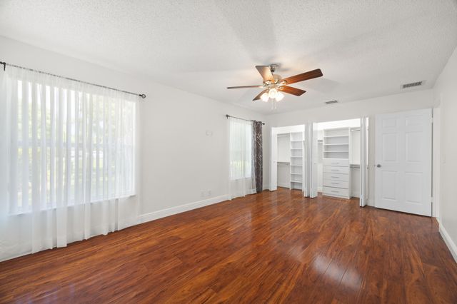 4720 NW 7th Street, Deerfield Beach, FL 33442