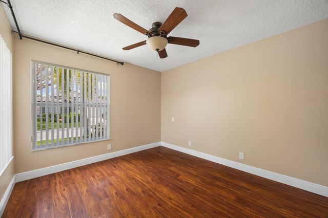 4720 NW 7th Street, Deerfield Beach, FL 33442
