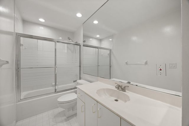 4720 NW 7th Street, Deerfield Beach, FL 33442